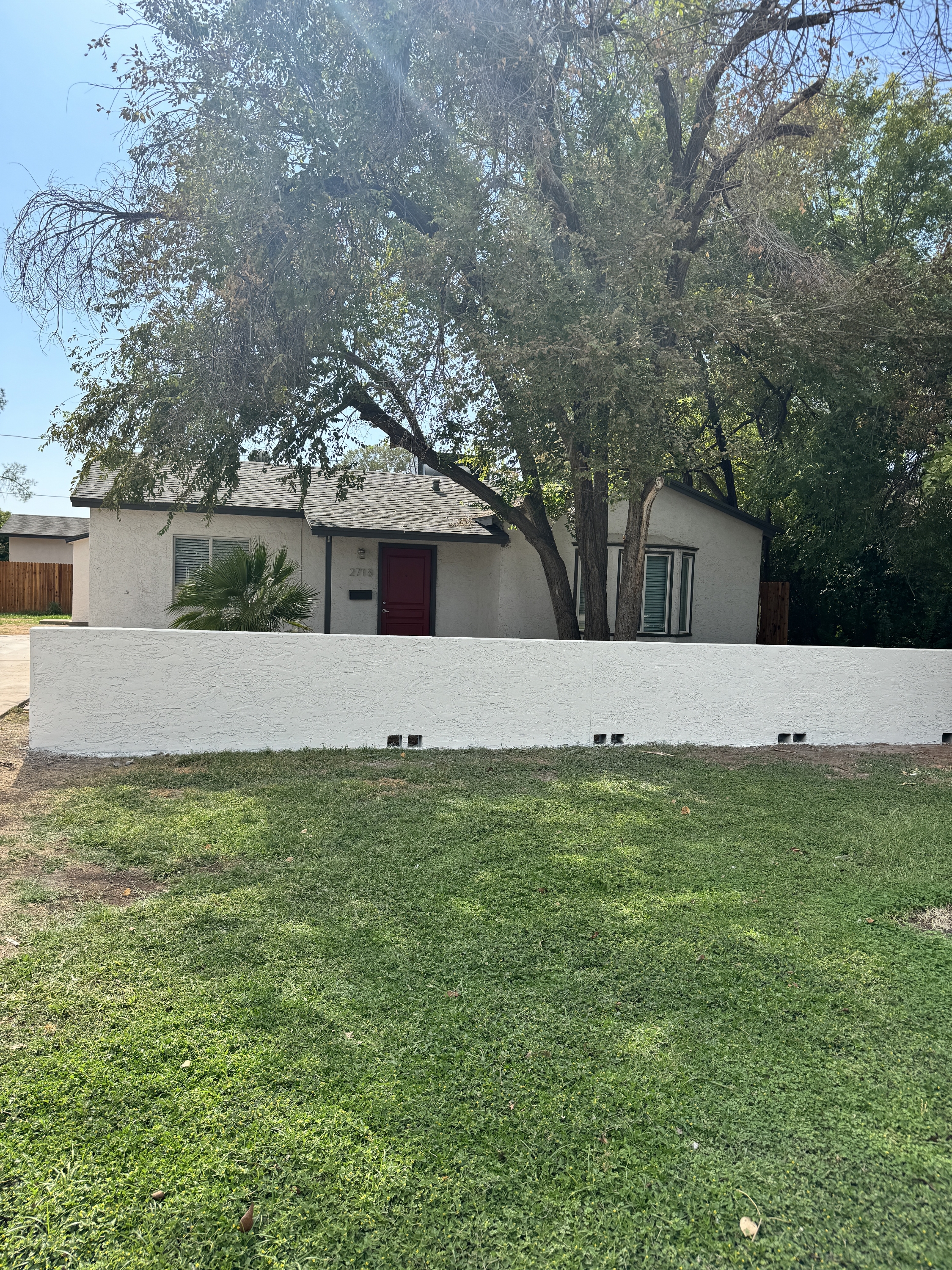2718 N Greenfield