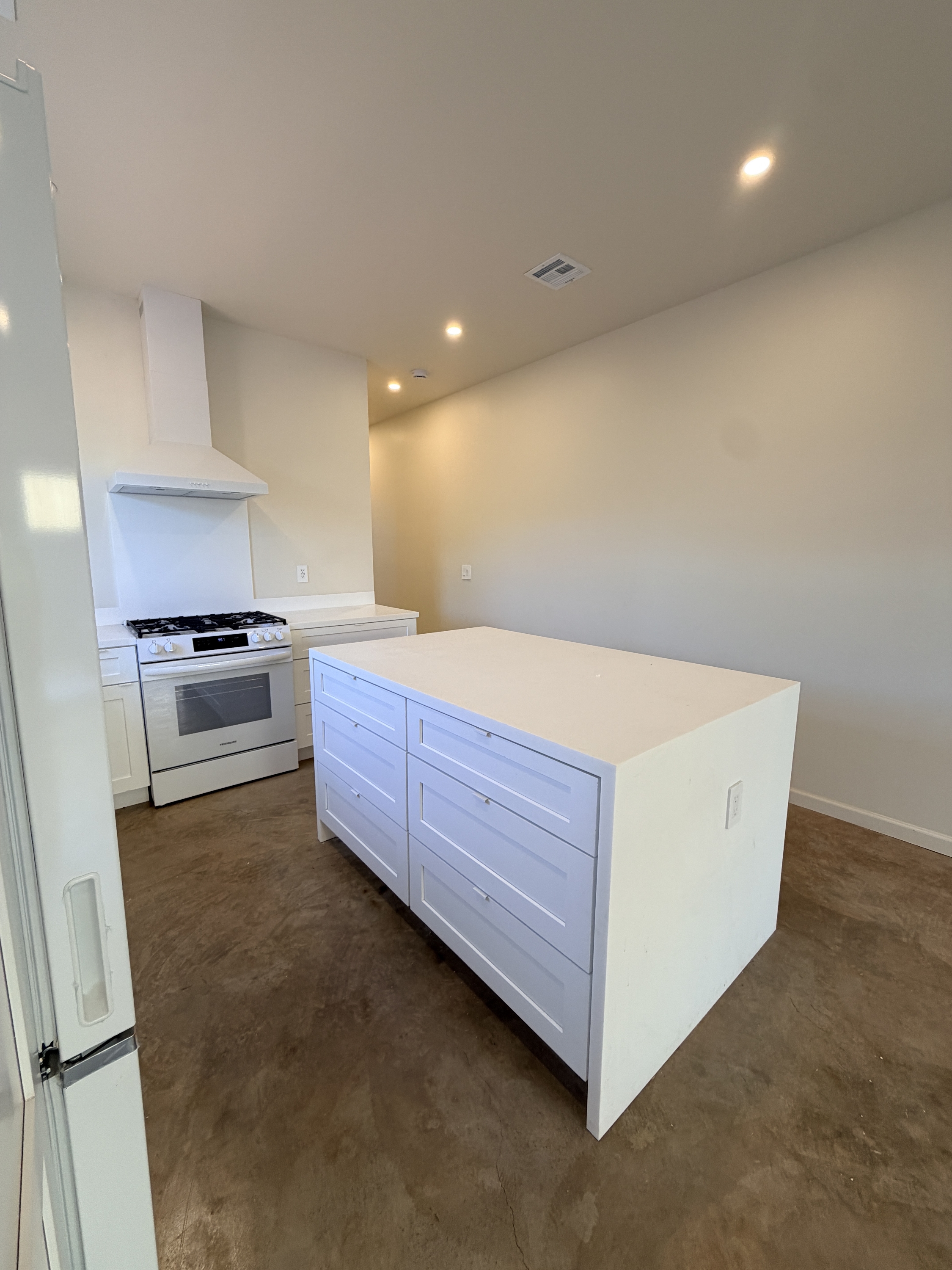 1122 East McKinley Street - B