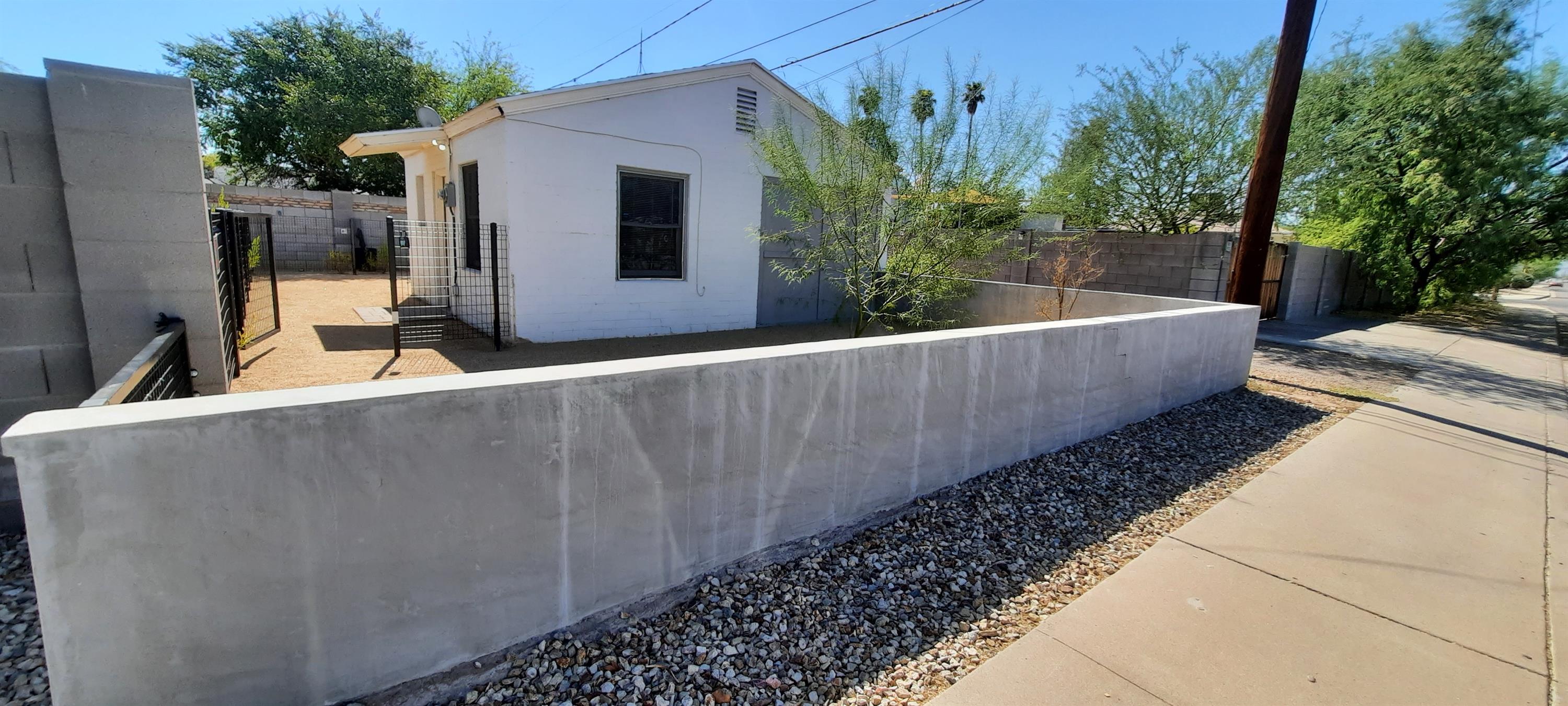 1401 E. Hubbell St. - Guest House